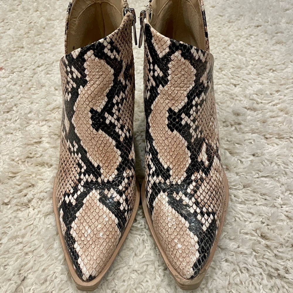 Very Good condition Vince Camuto Python Snakeskin Booties 8